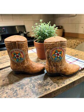 Colorful Colorado Souvenir Cowboy Boot Salt & Pepper Shakers Vintage Ceramic